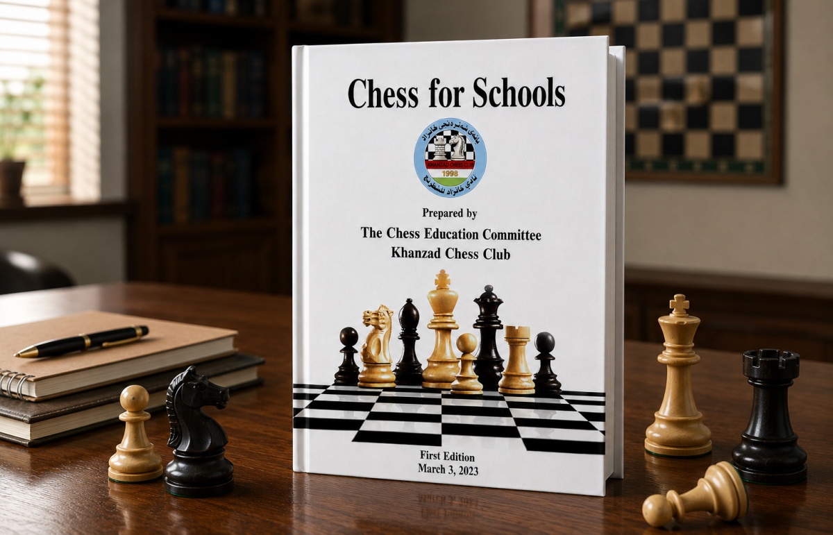 Khanzad国际象棋俱乐部负责人向库尔德斯坦地区政府总理介绍学校国际象棋教材