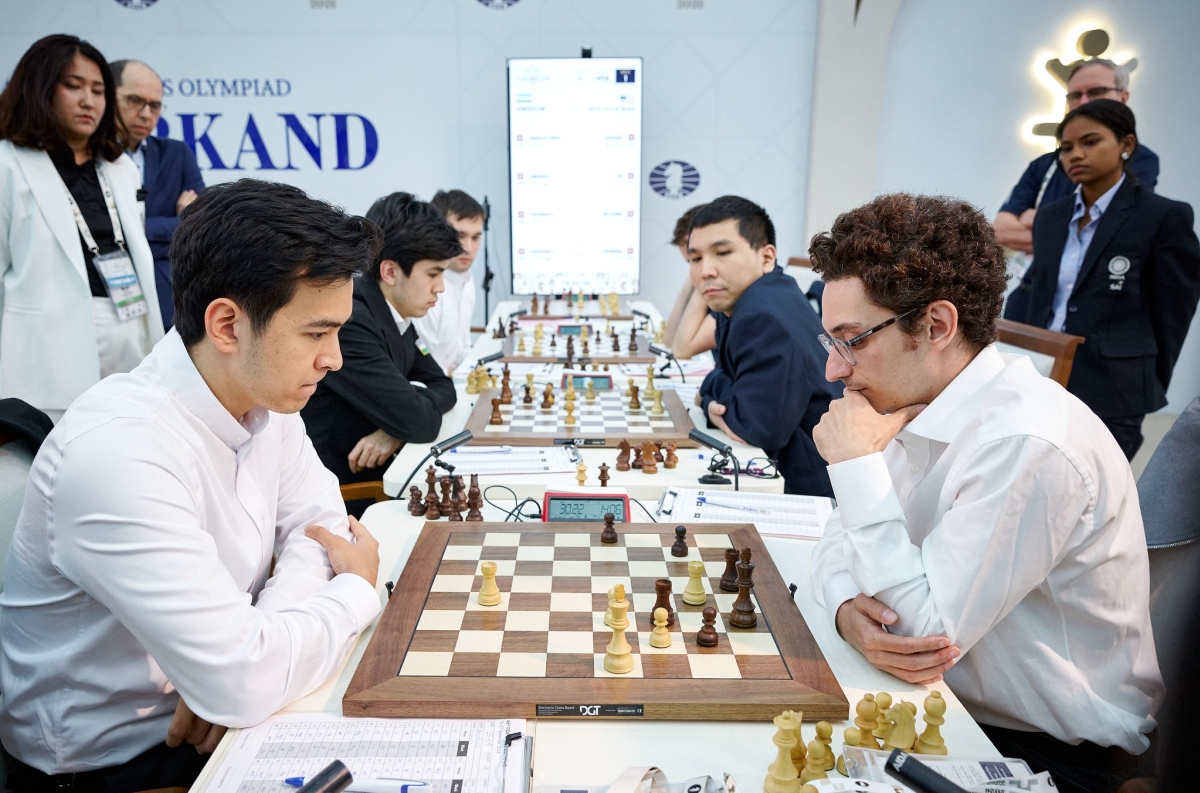 撒马尔罕奥赛第九轮乌兹别克斯坦与美国的棋盘现场。