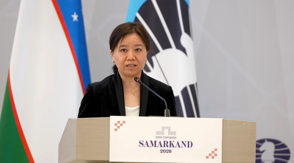 许昱华在撒马尔罕国际棋联大会发言。
