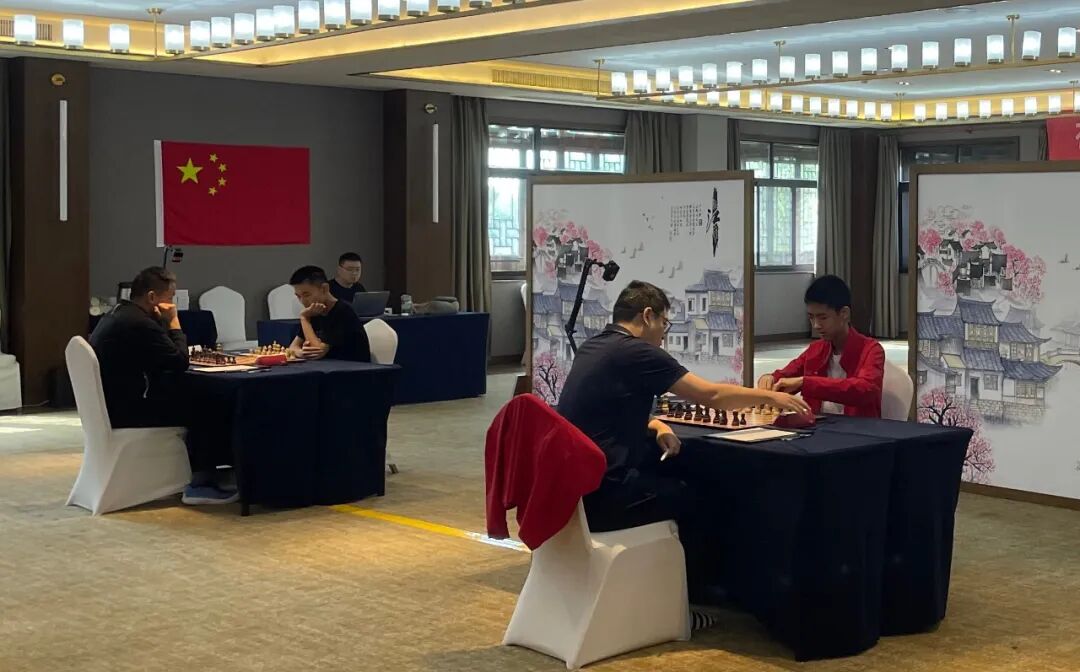 国际象棋选拔赛男子组对局现场。